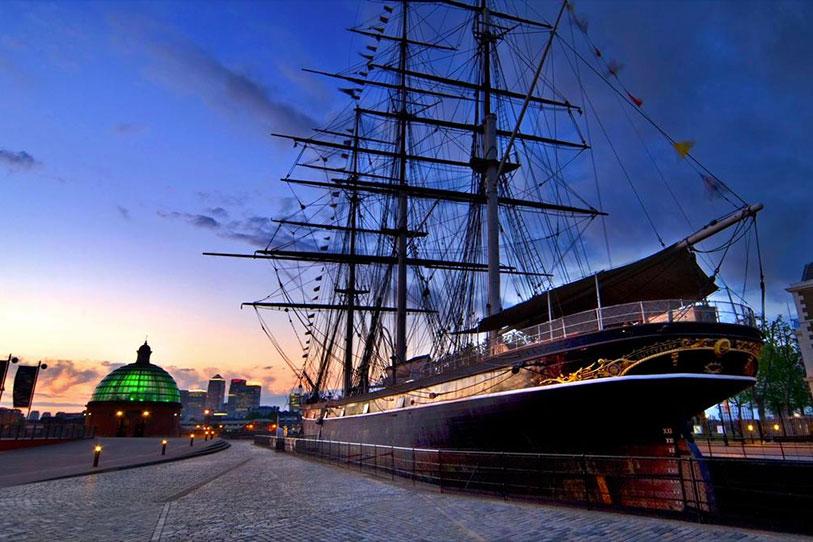 Cutty Sark shown at night from the side