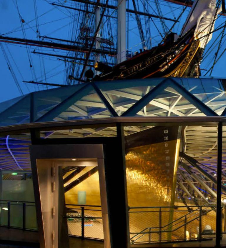 Image of the Cutty Sark at night
